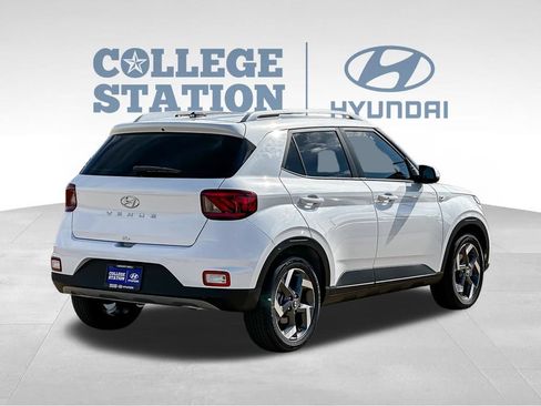 Used 2026 Hyundai Venue SEL FWD image 10