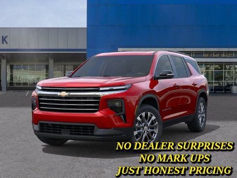 New 2026 Chevrolet Traverse LT w/ Sun and Wheel Package FWD image 6