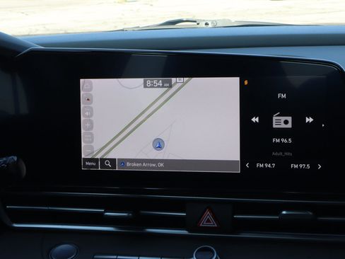 Used 2024 Hyundai Elantra SEL FWD image 22