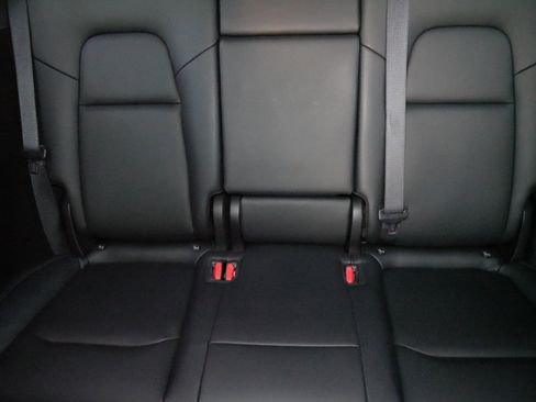 Used 2023 Tesla Model Y Long Range image 13