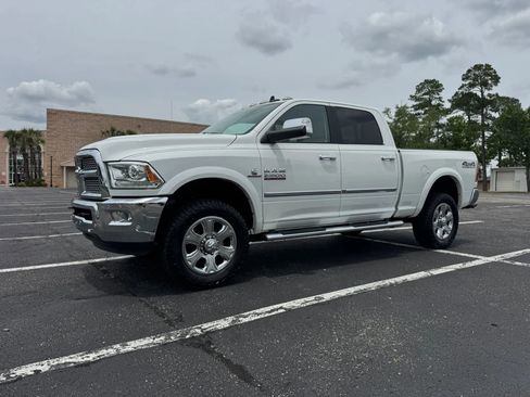 Used 2018 RAM 2500 Laramie AWD/4WD image 2