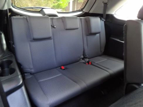 Used 2016 Toyota Highlander LE AWD/4WD image 10