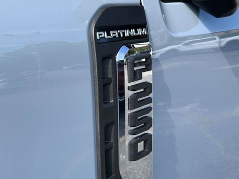 Used 2026 Ford F250 Platinum w/ Platinum Plus Package AWD/4WD image 8
