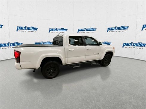 Used 2022 Toyota Tacoma SR5 w/ Technology Package image 12