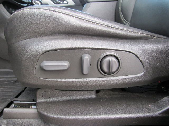 Used 2022 Chevrolet Traverse LT w/ LT Premium Package AWD/4WD image 15