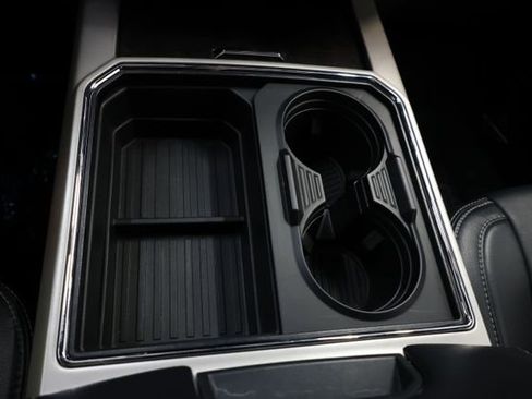 Used 2022 Ford F250 Lariat w/ Black Appearance Package image 83