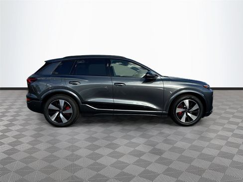 New 2025 Audi SQ6 e-tron Premium Plus AWD/4WD image 8
