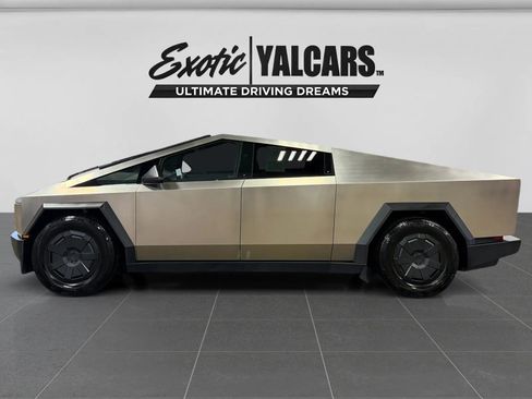 Used 2025 Tesla Cybertruck AWD Crew Cab image 2