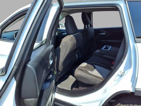Used 2016 Jeep Cherokee Sport FWD image 24