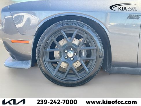 Used 2015 Dodge Challenger R/T Scat Pack w/ Leather Interior Group image 39