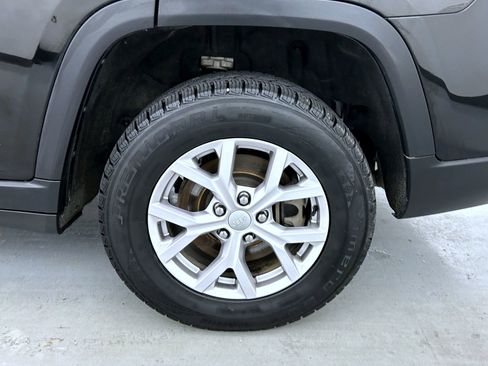 Certified 2022 Jeep Grand Cherokee L Limited image 24