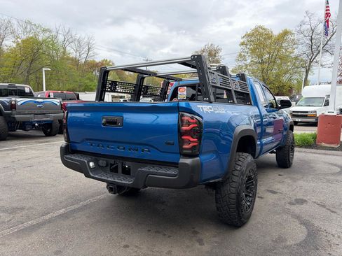 Used 2017 Toyota Tacoma TRD Off-Road w/ Tow Package AWD/4WD image 8