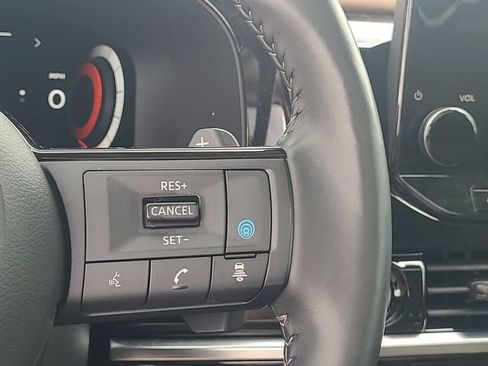 Used 2023 Nissan Pathfinder Platinum AWD/4WD image 18
