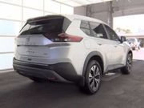 Used 2023 Nissan Rogue SV w/ SV Premium B Package FWD image 3