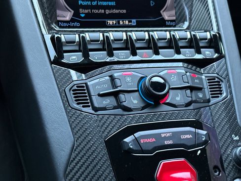 Used 2020 Lamborghini Aventador SVJ AWD/4WD image 23
