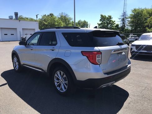 Used 2024 Ford Explorer XLT w/ Equipment Group 202A AWD/4WD image 3