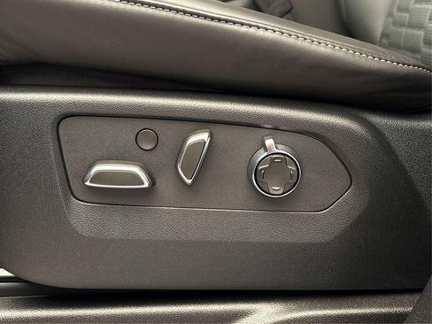 New 2026 Cadillac Escalade Platinum Sport AWD/4WD image 32