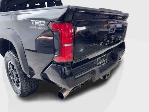 Used 2025 Toyota Tacoma TRD Off-Road AWD/4WD image 19