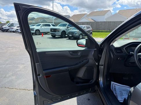 Used 2023 Ford Escape AWD image 10