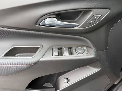 Used 2023 Chevrolet Equinox RS FWD image 12