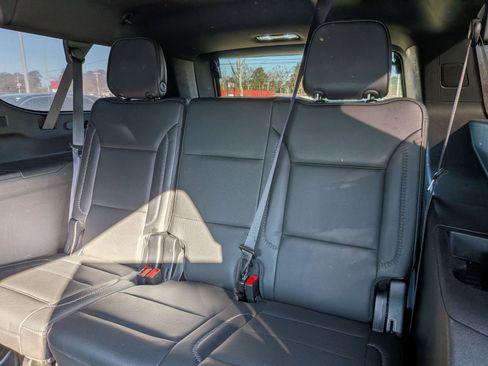 Used 2023 GMC Yukon XL Denali image 32
