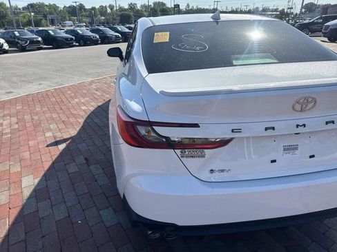 Used 2025 Toyota Camry SE w/ Convenience Package FWD image 10