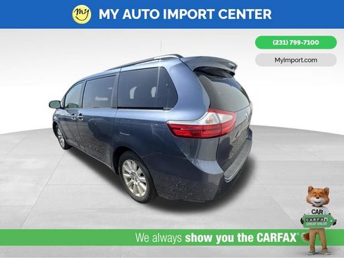 Used 2017 Toyota Sienna XLE Premium AWD/4WD image 4