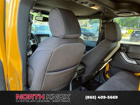 Used 2014 Jeep Wrangler Unlimited Rubicon AWD/4WD image 8
