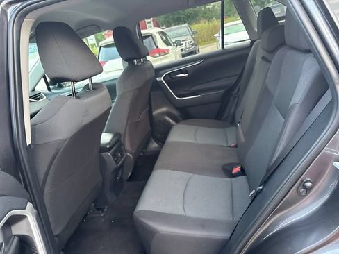 Used 2024 Toyota RAV4 XLE AWD/4WD image 19