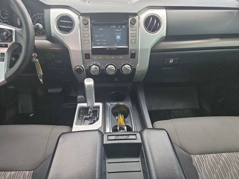 Used 2018 Toyota Tundra SR5 w/ SR5 Upgrade Package AWD/4WD image 10