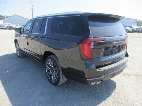 New 2026 GMC Yukon XL Denali Ultimate AWD/4WD image 6