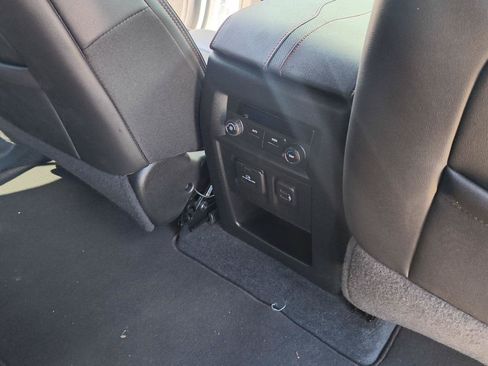Used 2023 Chevrolet Traverse RS FWD image 37