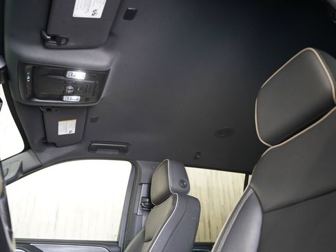 Used 2021 GMC Yukon SLT w/ SLT Luxury Package AWD/4WD image 24
