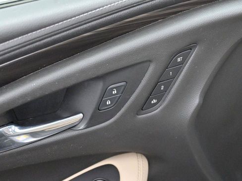 Used 2019 Buick Envision Essence FWD image 10