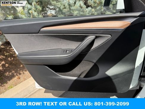 Used 2024 Tesla Model Y Long Range AWD/4WD image 17