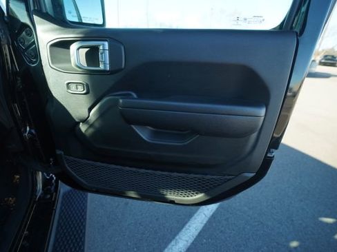 Used 2022 Jeep Wrangler Unlimited Sport image 21