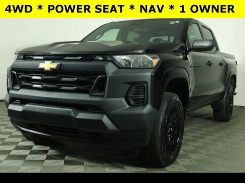 Used 2025 Chevrolet Colorado W/T w/ WT Custom Package image 2