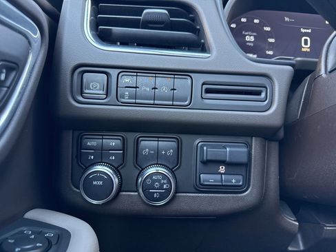 Used 2023 GMC Yukon SLT w/ Max Trailering Package image 26