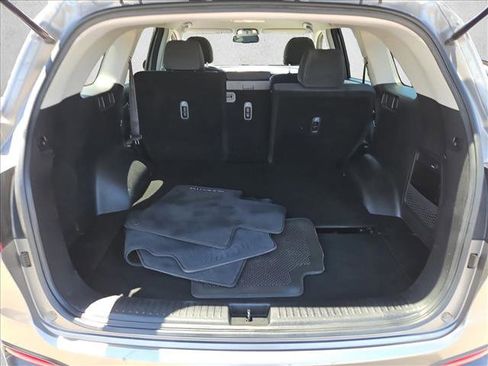 Used 2018 Kia Sorento FWD image 6