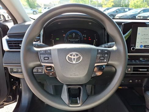 Used 2025 Toyota Camry LE FWD image 23