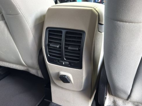 Used 2018 Ford Escape SE w/ SE Sync 3 Package FWD image 27