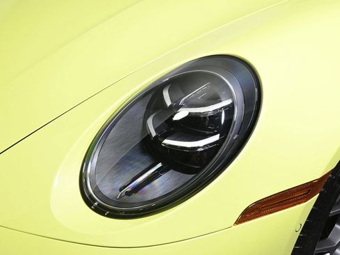 Certified 2025 Porsche 911 Carrera image 27