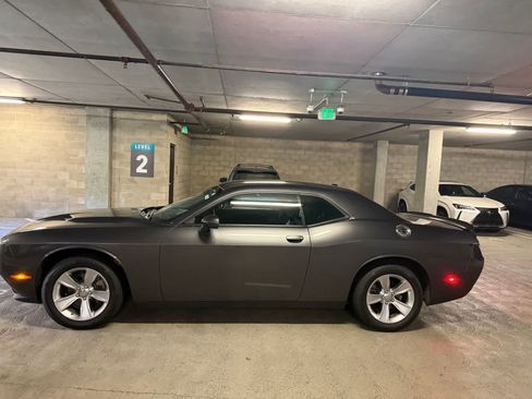 Used 2022 Dodge Challenger SXT RWD image 32