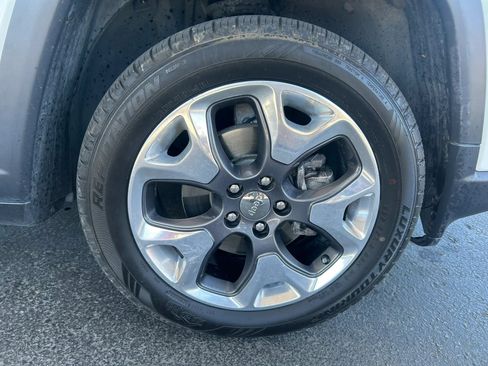Used 2021 Jeep Compass Limited AWD/4WD image 3