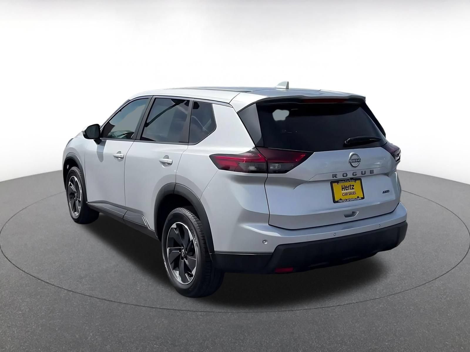 Used 2025 Nissan Rogue SV AWD/4WD image 10