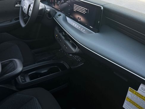 New 2026 Nissan Leaf image 17