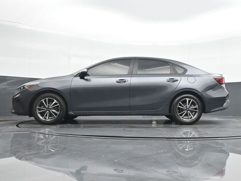 Used 2022 Kia Forte LXS image 18