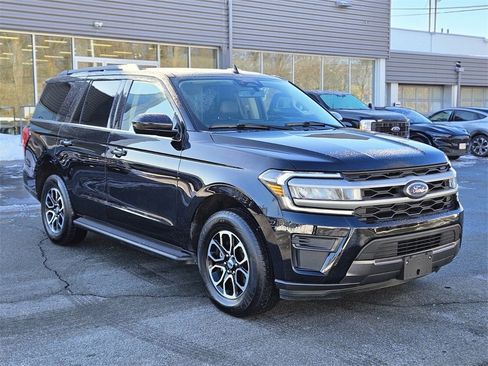 Used 2024 Ford Expedition XLT image 6