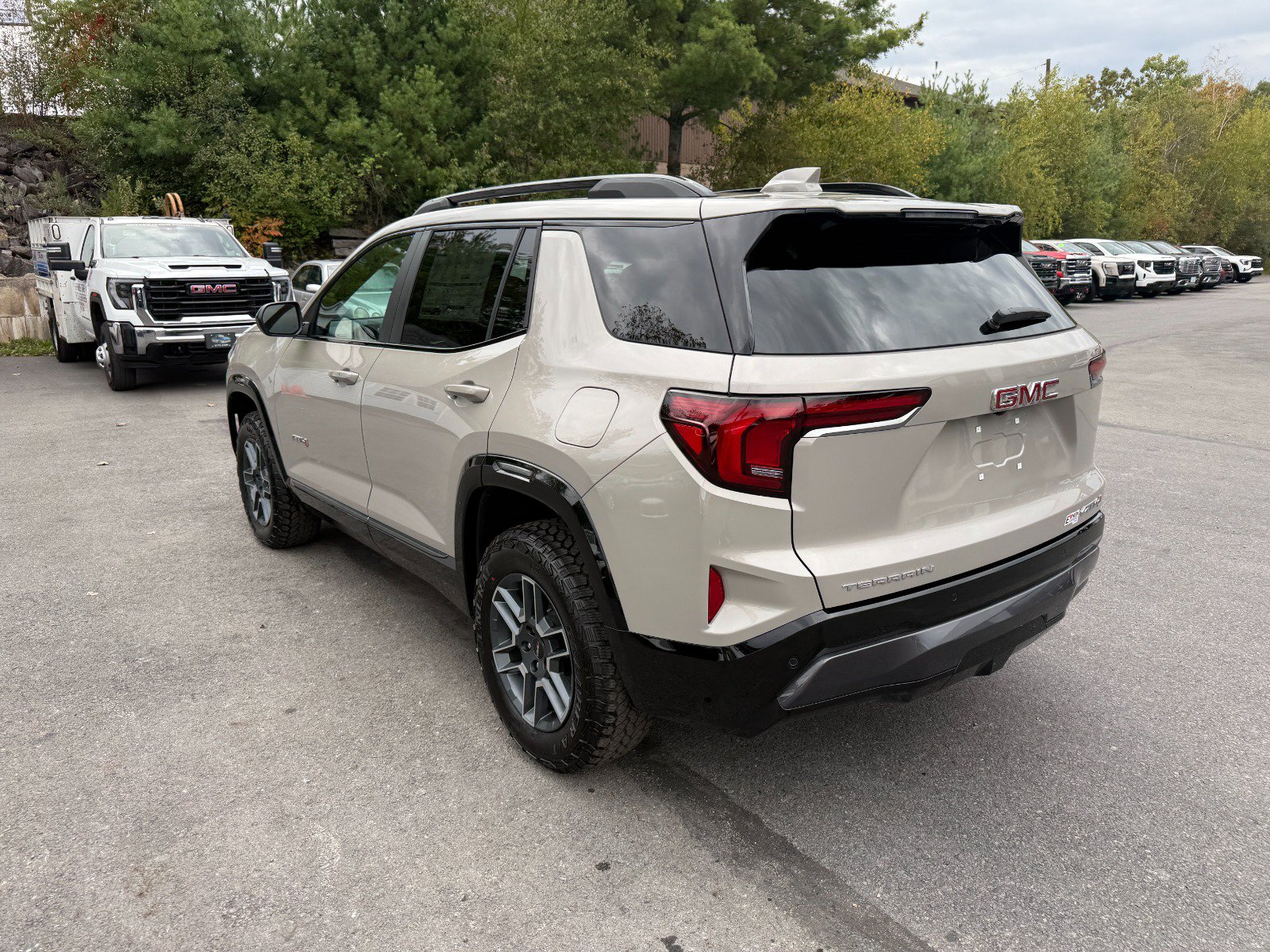 New 2027 GMC Terrain AT4 AWD/4WD image 3