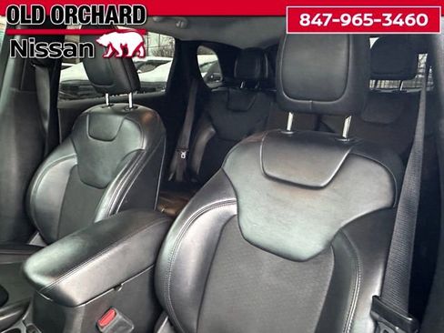 Used 2021 Jeep Cherokee Altitude image 9